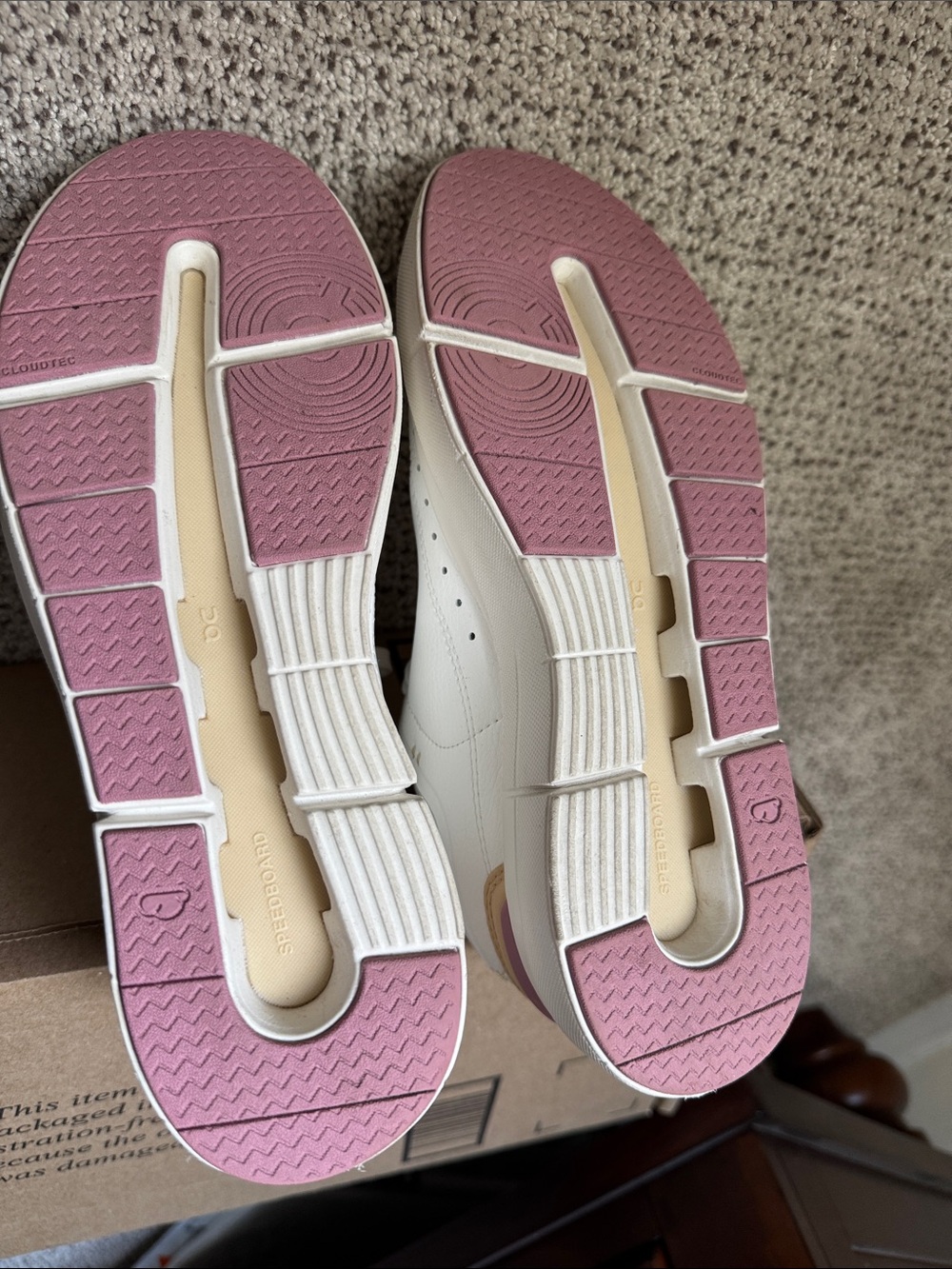On Cloud The Roger Centre Court Sneaker in Cream with Pink Accents Size 6 - Picture 5 of 6